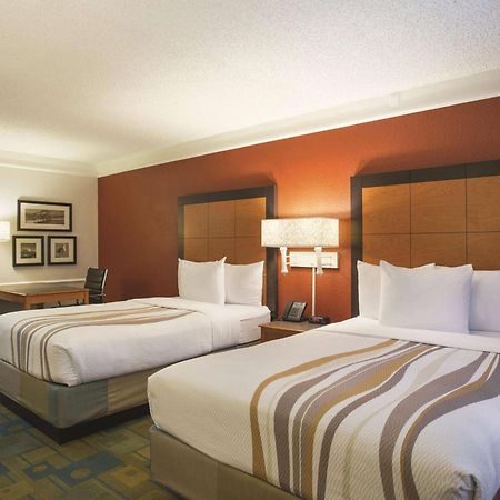La Quinta Inn By Wyndham San Diego Чула Виста Екстериор снимка