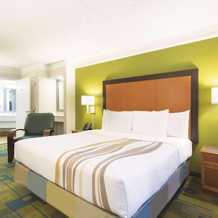 La Quinta Inn By Wyndham San Diego Чула Виста Екстериор снимка