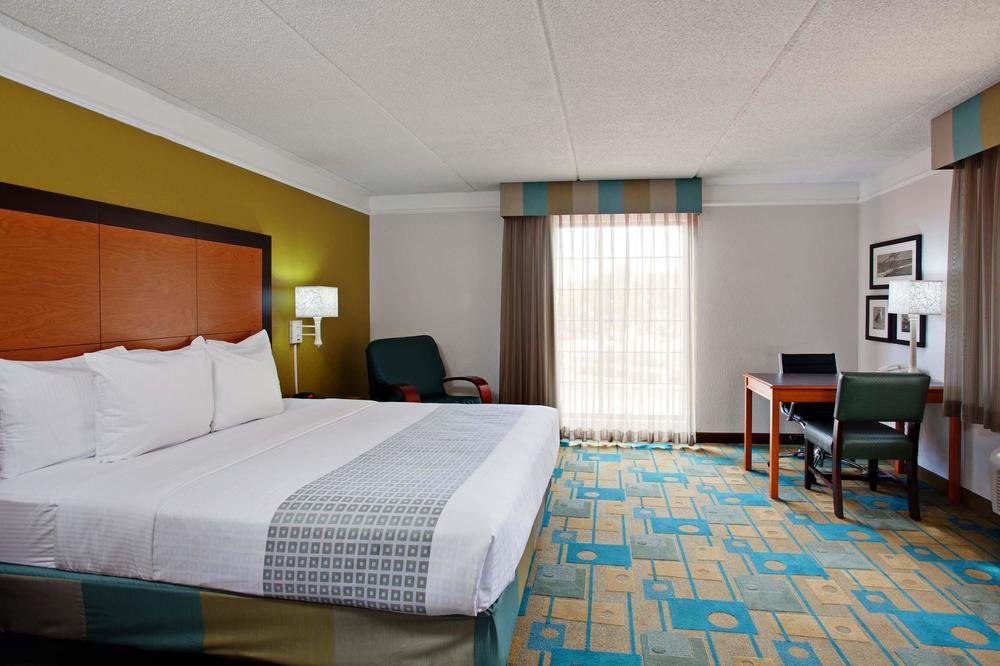 La Quinta Inn By Wyndham San Diego Чула Виста Екстериор снимка