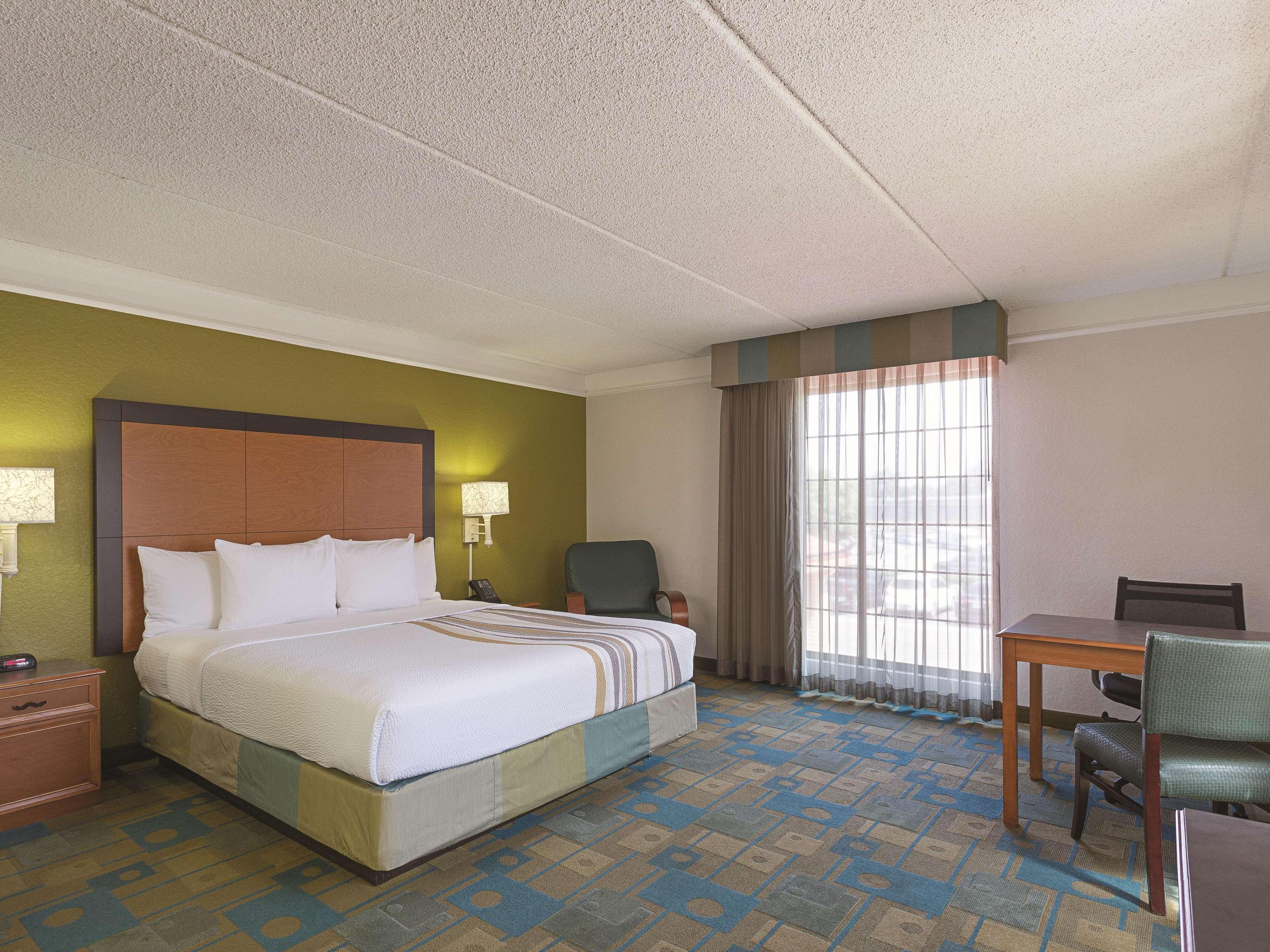 La Quinta Inn By Wyndham San Diego Чула Виста Екстериор снимка