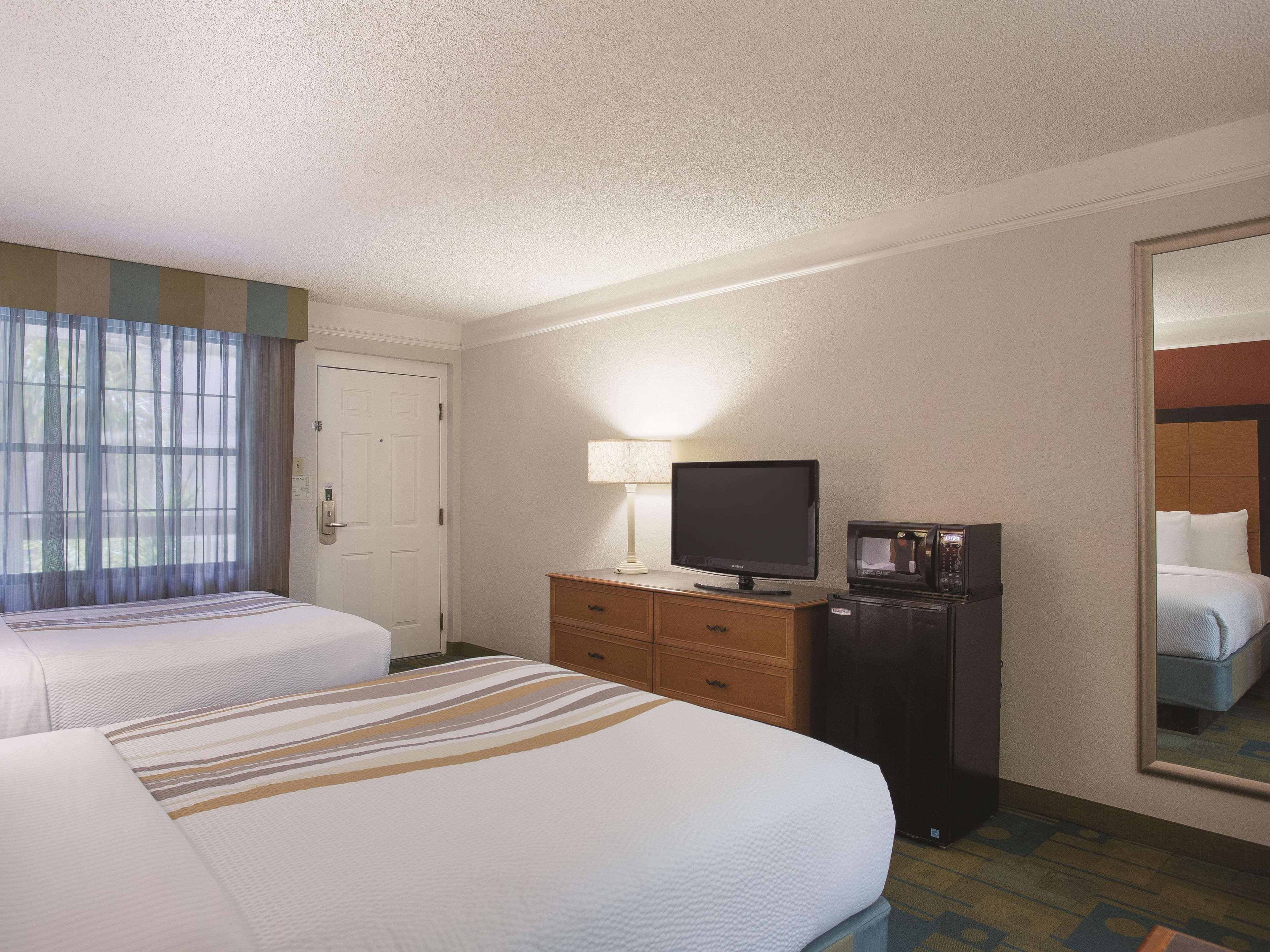 La Quinta Inn By Wyndham San Diego Чула Виста Екстериор снимка