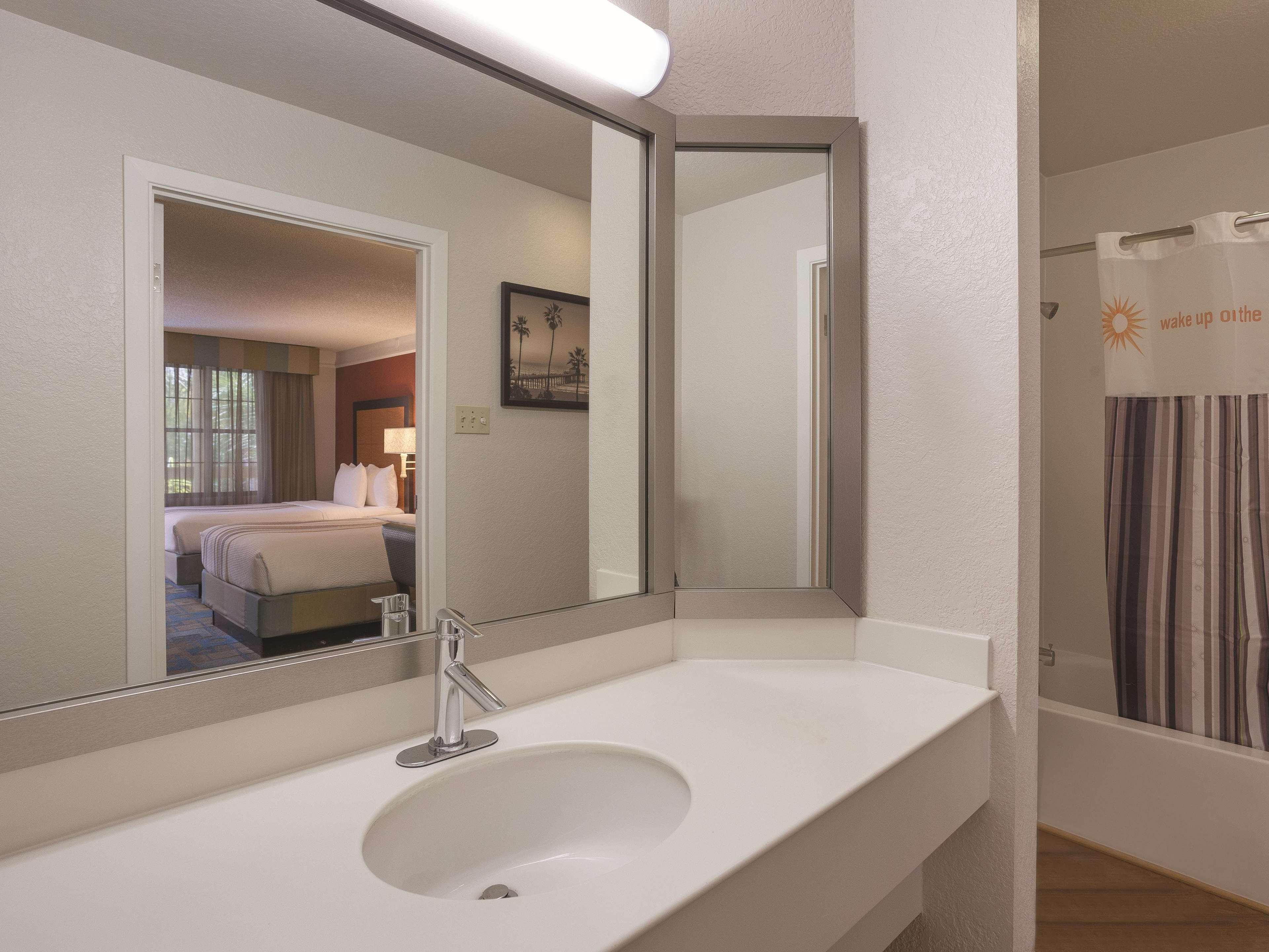 La Quinta Inn By Wyndham San Diego Чула Виста Екстериор снимка