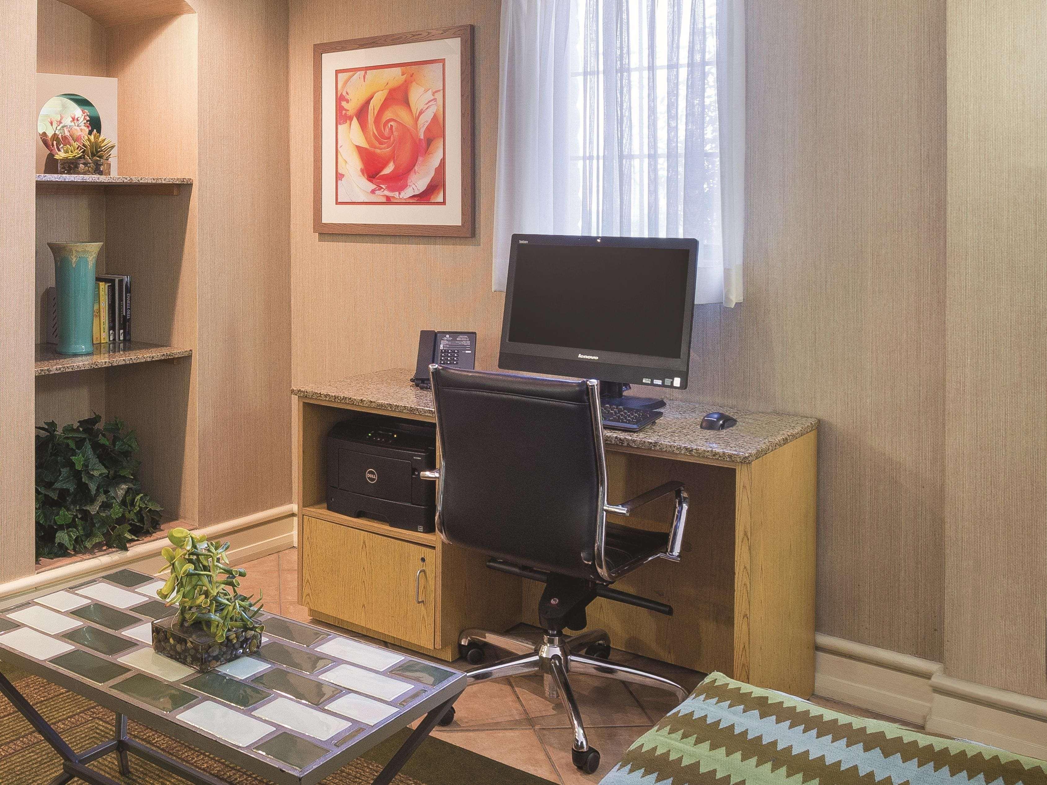 La Quinta Inn By Wyndham San Diego Чула Виста Екстериор снимка