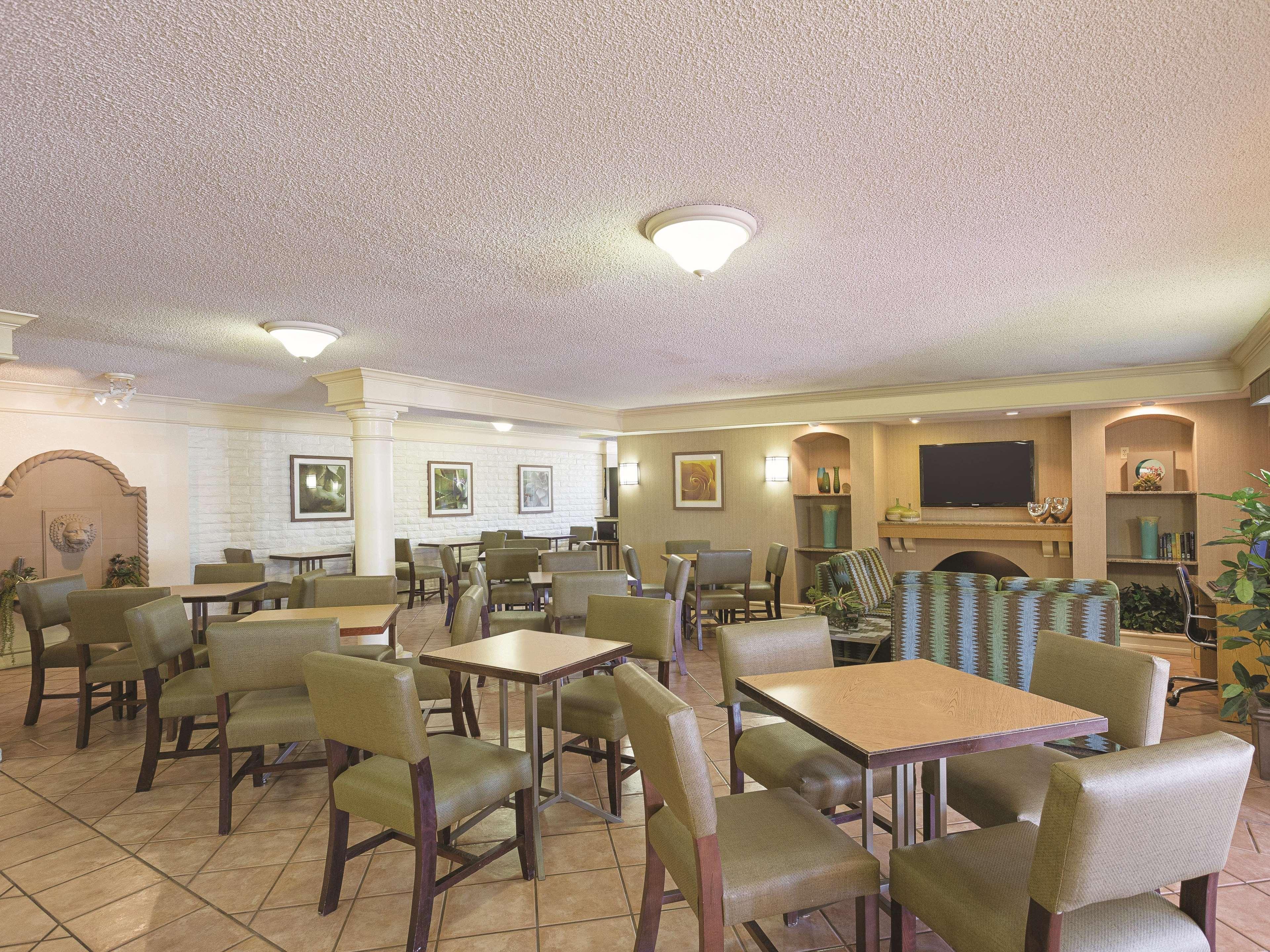 La Quinta Inn By Wyndham San Diego Чула Виста Екстериор снимка