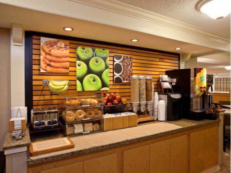 La Quinta Inn By Wyndham San Diego Чула Виста Екстериор снимка