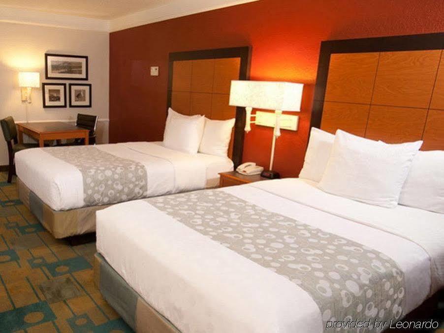 La Quinta Inn By Wyndham San Diego Чула Виста Екстериор снимка