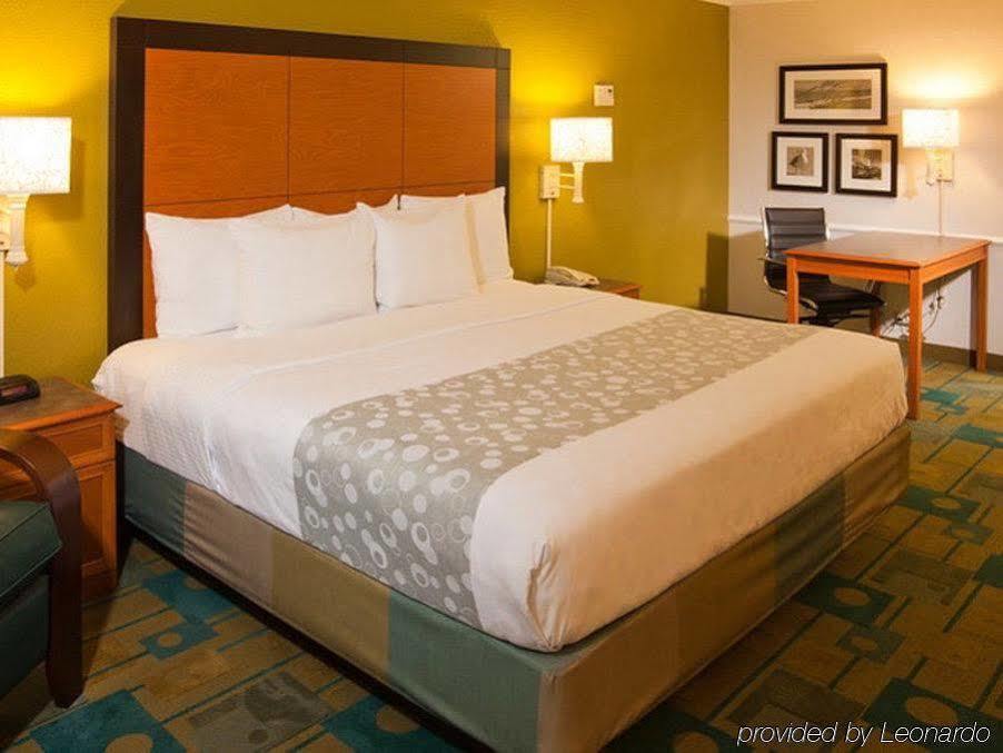 La Quinta Inn By Wyndham San Diego Чула Виста Екстериор снимка