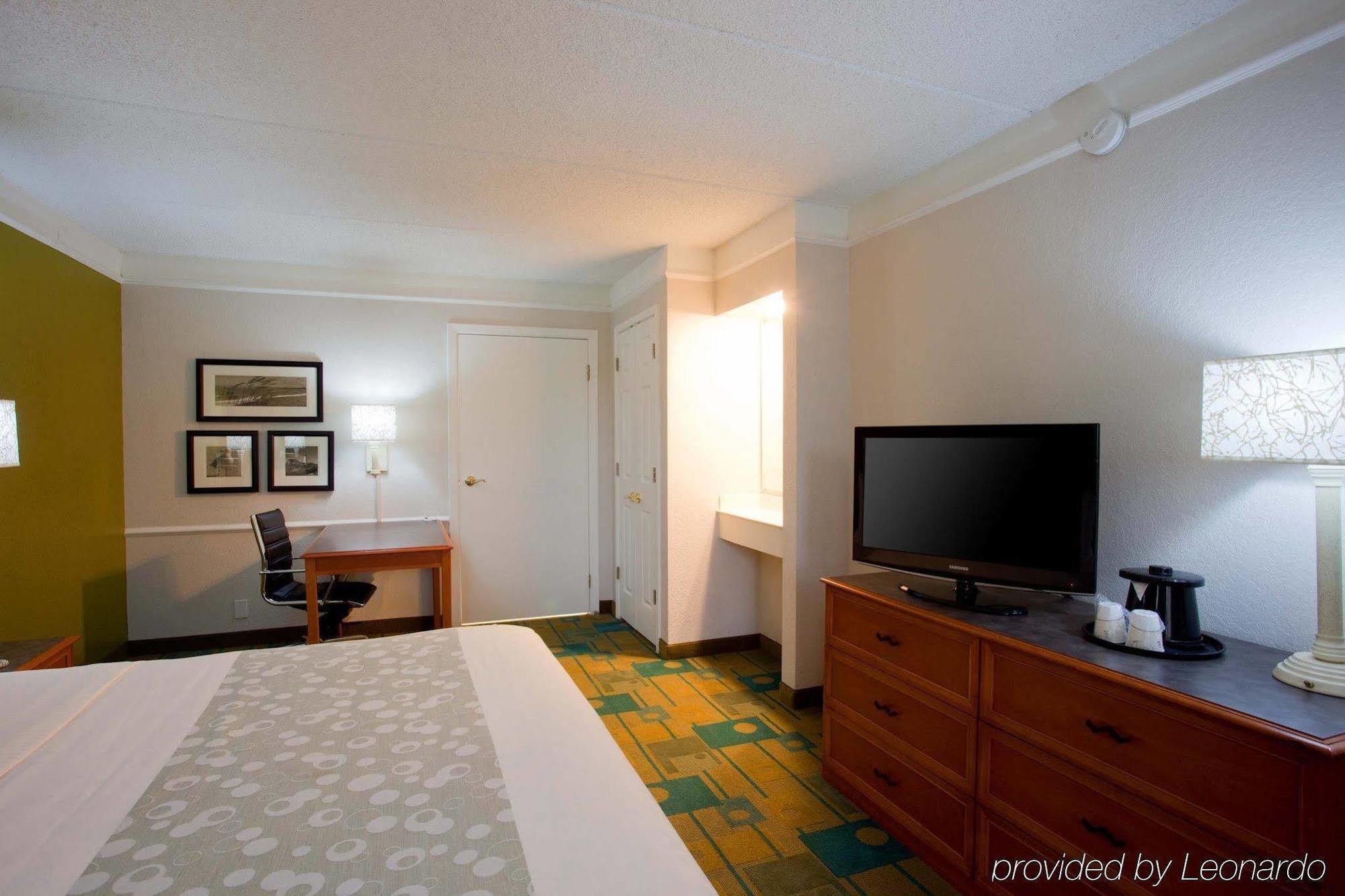 La Quinta Inn By Wyndham San Diego Чула Виста Екстериор снимка